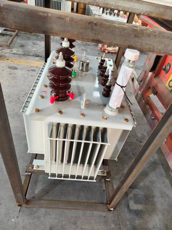 S13‑1000kVA <a href='https://yixing.xdbyq.cn/youjinshi/' target='_blank' title='宜兴油浸式变压器'><strong>宜兴油浸式变压器</strong></a> 大型厂区 S13 宜兴宜兴宜兴油浸式变压器 S13‑1000kVA 宜兴宜兴宜兴油浸式变压器 大型厂区 S13 宜兴宜兴宜兴油浸式变压器